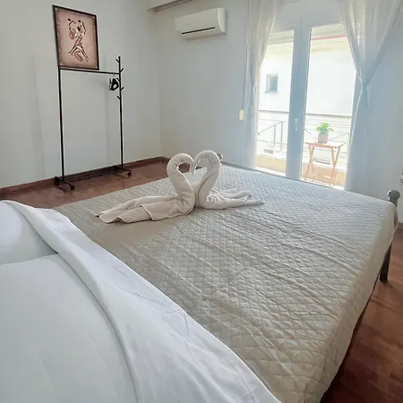 Thess House With Parking *